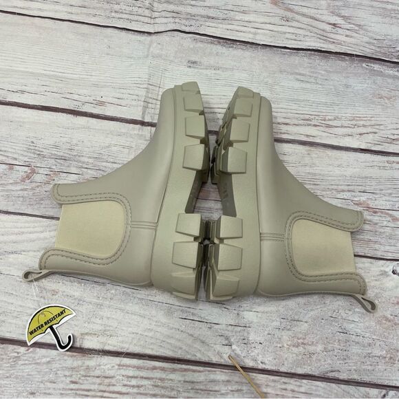Jeffrey Campbell Chelsea Rain Boots Lug Sole Ivory NEW Size 10 - Picture 6 of 11